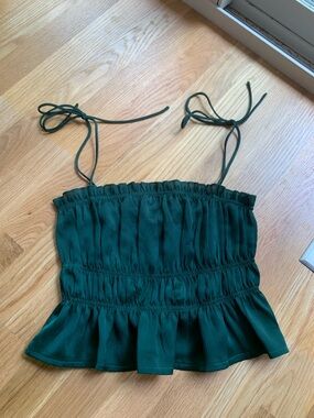 Princess Polly Irvetta
Top Forest Green